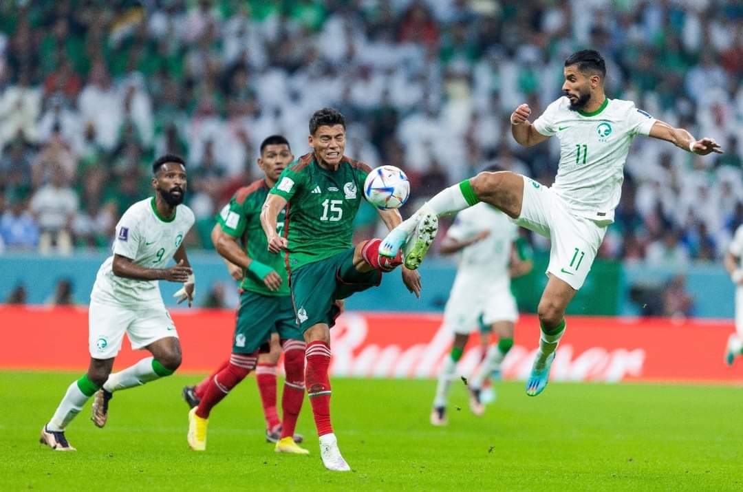 السعودية والمكسيك يغادران والأرجنتين وبولندا إلى دوري 16