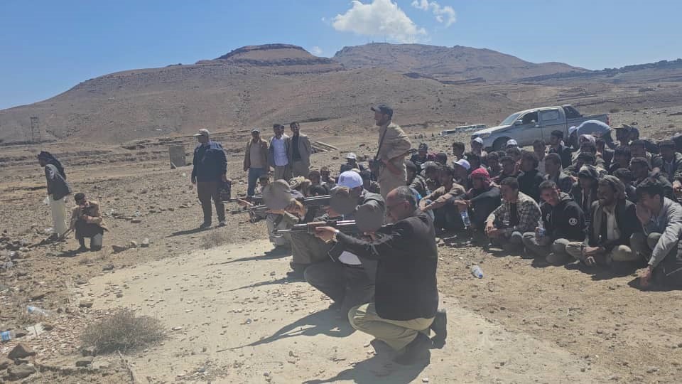 مليشيا الحوثي تجبر قضاة ورجال دين لتدريبات ومناورة عسكرية تحت مسمى طوفان الأقصى